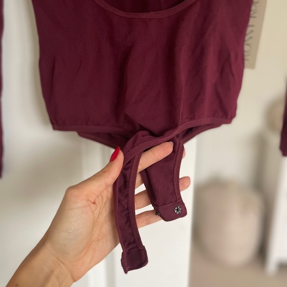 RONNY KOBO KEYHOLE BACK LONG SLEEVE BODYSUIT - Picture 4 of 5